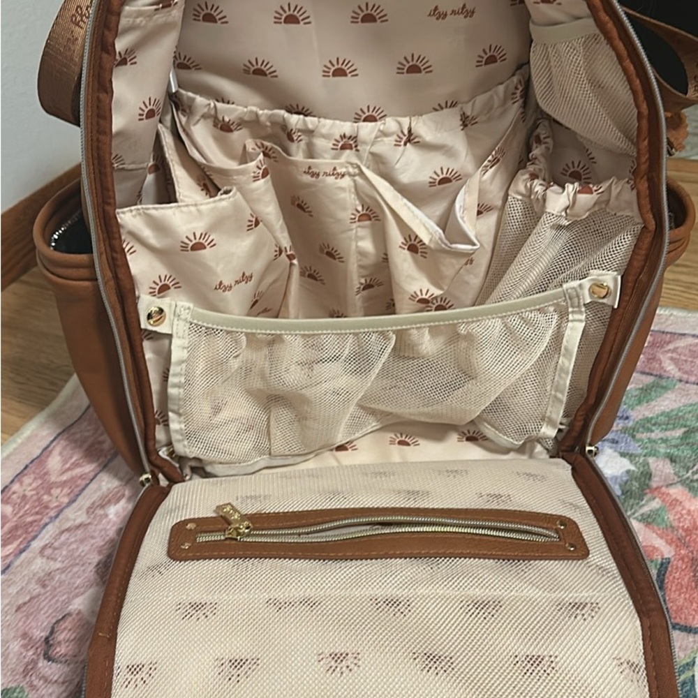 Itzy Ritzy Boss Plus - Picture 3 of 7